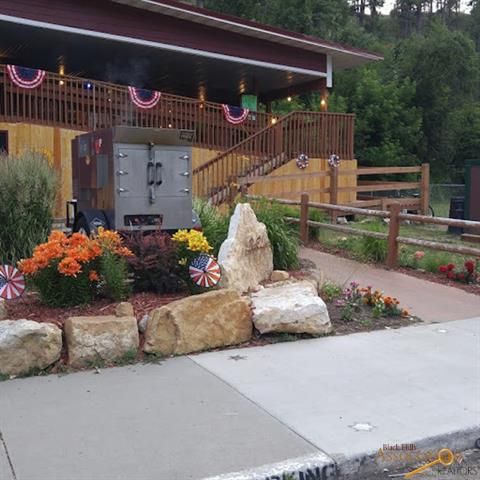 Barlee's Food & Drink: 253 Swanzey St, Keystone, SD 57751